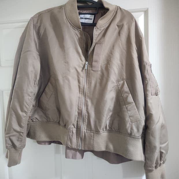 칼 라거펠트 여성 MA-1 항공점퍼