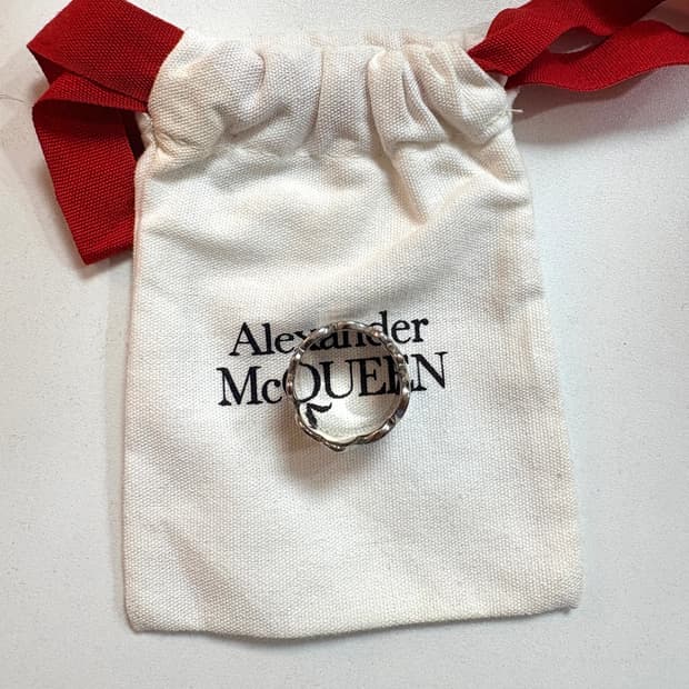 알렉산더 맥퀸 22SS 그래피티 로고 반지 21호