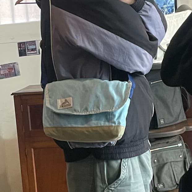 구형 그레고리 크로스백 