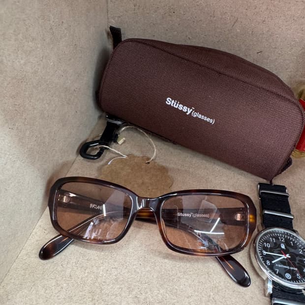stussy brian 브라이언  선글라스 무늬 보관함 포함