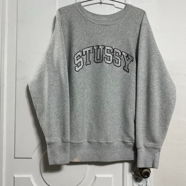 스투시 챔피온 리버스위브 맨투맨