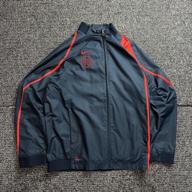 나이키 스톰핏 토탈 90 올드스쿨 바람막이 자켓 2513