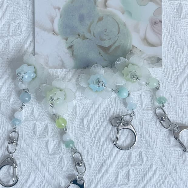 Dreamy Flower Keyring 안개빛 연꽃 키링