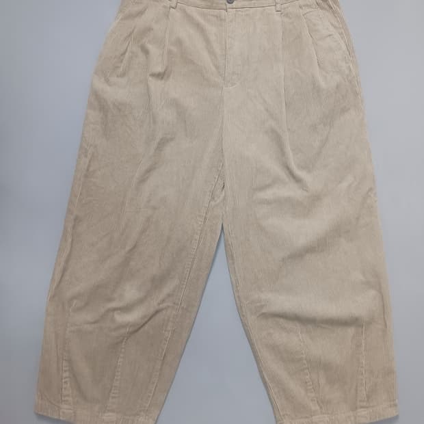 [36] 무신사 스탠다드 코듀로이 와이드 벌룬 팬츠 베이지