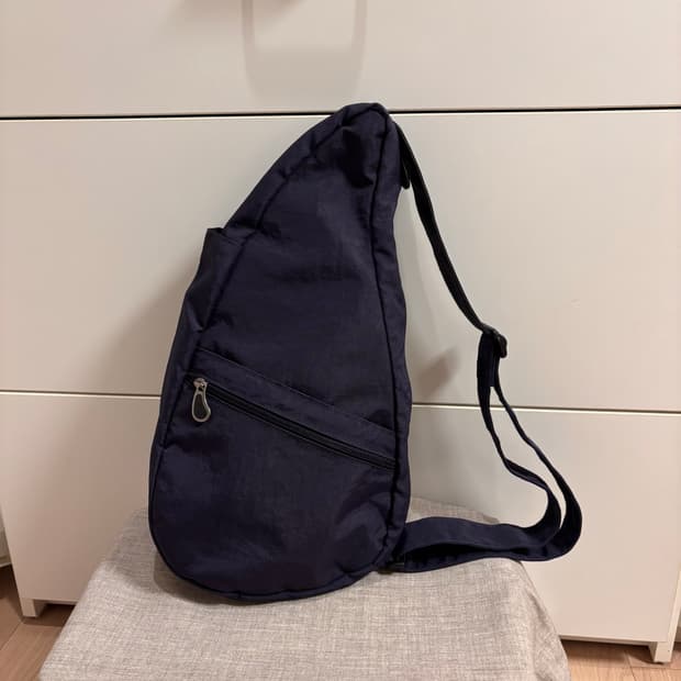 Healthy Back Bag 헬시백 물방울 크로스백 네이비