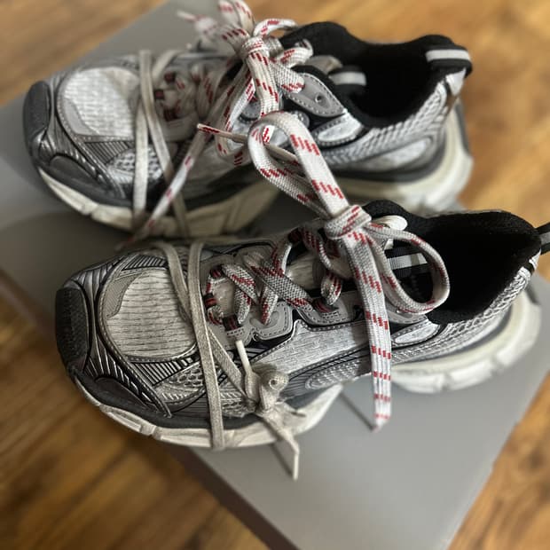 [40] 발렌시아가 3XL 그레이화이트레드 초판