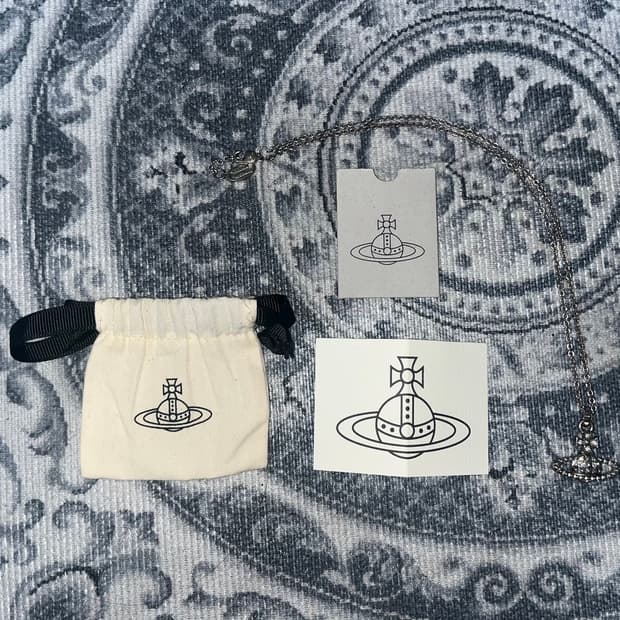 비비안웨스트우드 목걸이 