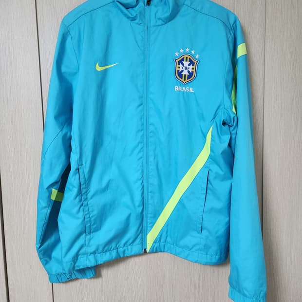 나이키 브라질 바람막이 사이즈S