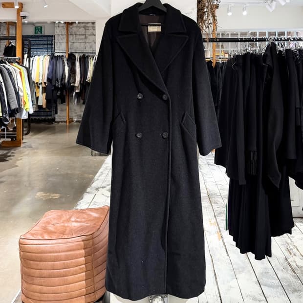 막스앤코 클래식 블랙 더블 브레스티드 롱 코트