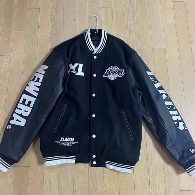 뉴에라 엑스라지 콜라보 LA 레이커스 바시티 자켓
