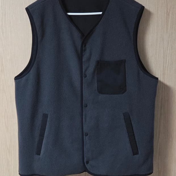 (착샷) 하이드아웃 플리스 리버시블 베스트 조끼