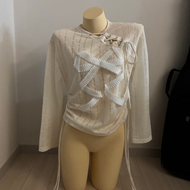 리본 포인트 롱슬리브