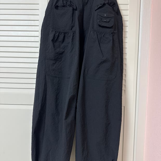 WXP042 사키 프릴 시어서커 와이드 팬츠 (BLACK)