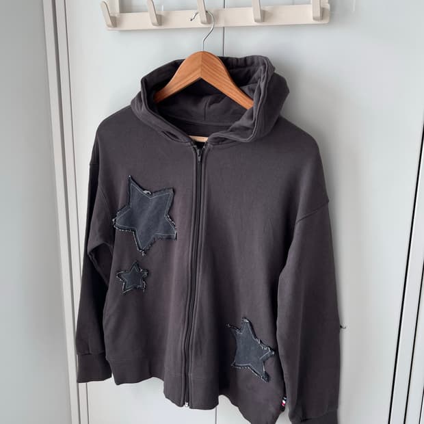 Person 별 패치 그레이 후드집업 