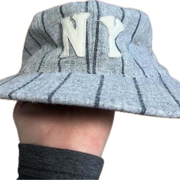 이벳필드 스트라이프 캡