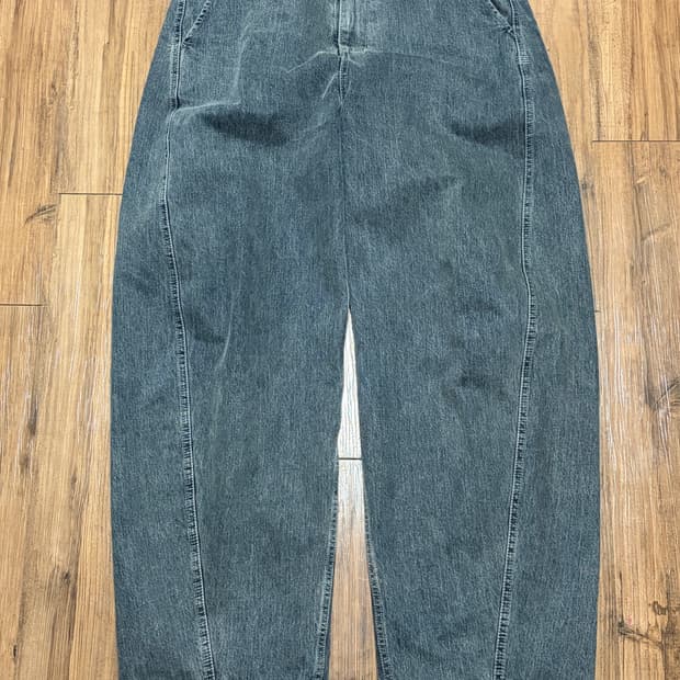 시도 커브드데님팬츠 판매합니다. (2사이즈)