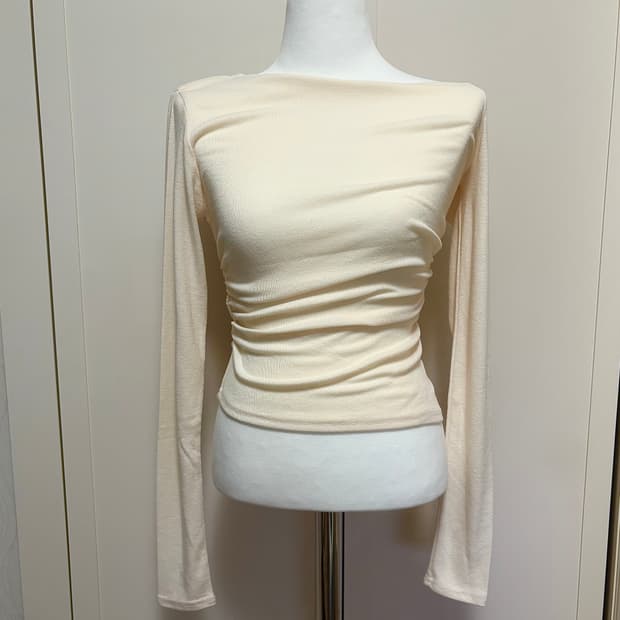 아이보리 셔링 긴팔 티셔츠 55사이즈 (새상품)