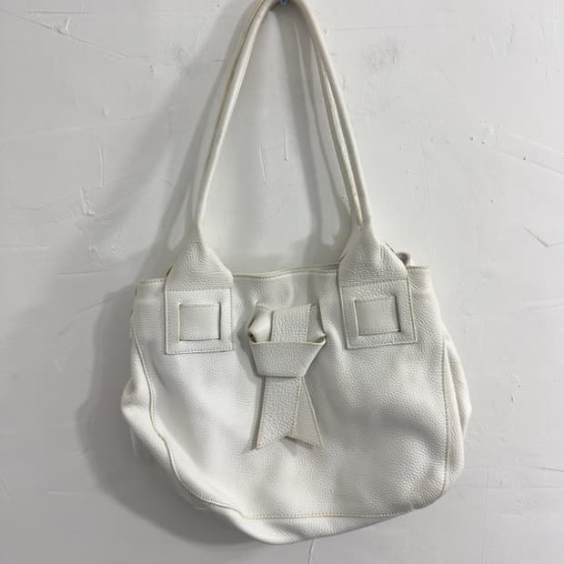 maxima white leather bag