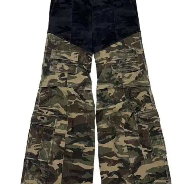 qAp 더블카모플레어팬츠