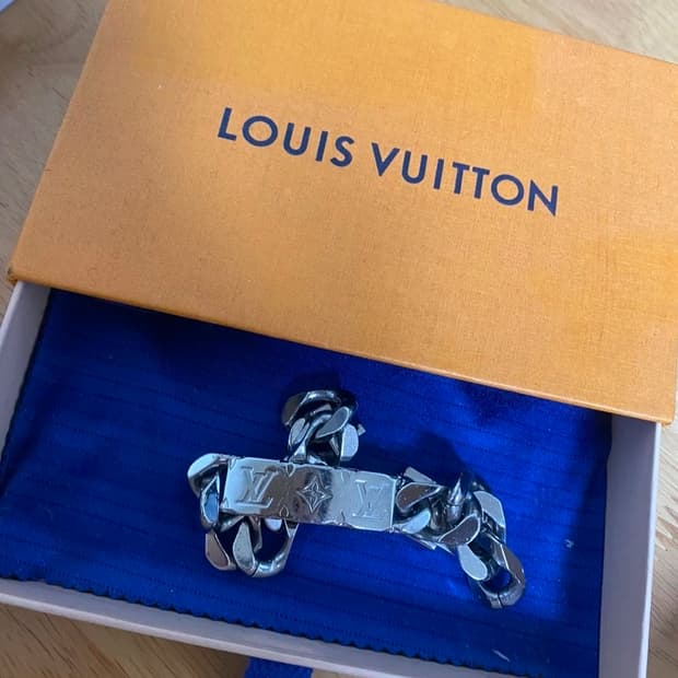 루이비통 모노그램 체인 팔찌