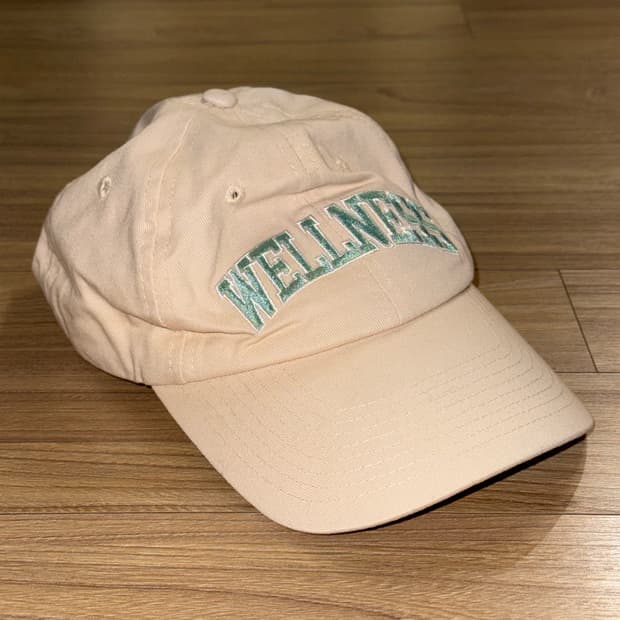 스포티앤리치 웰니스 아이비 볼캡 크림