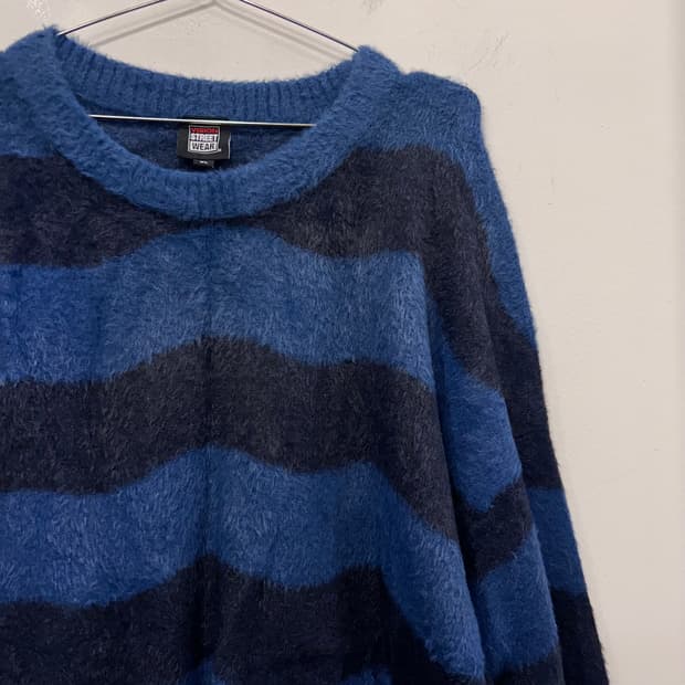 비전스트릿웨어 울부클 스트라이프 오버핏 니트