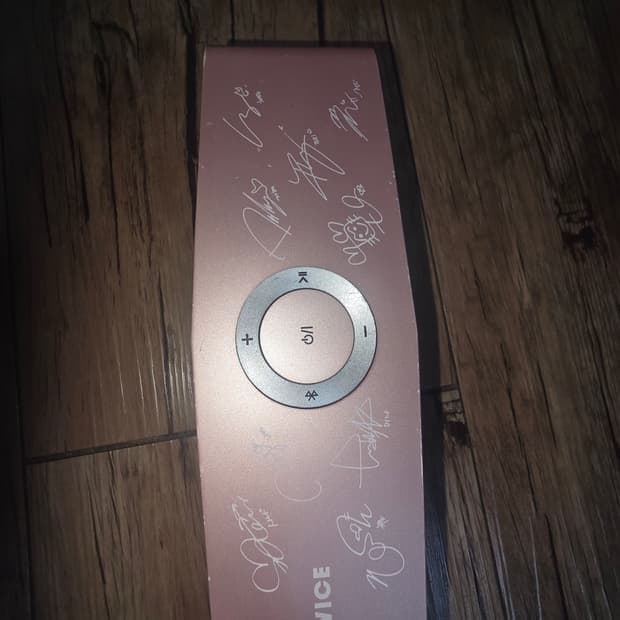 LG트와이스 핑크 블루투스 스피커