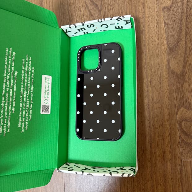 케이스티파이 블랙 도트 케이스 아이폰17