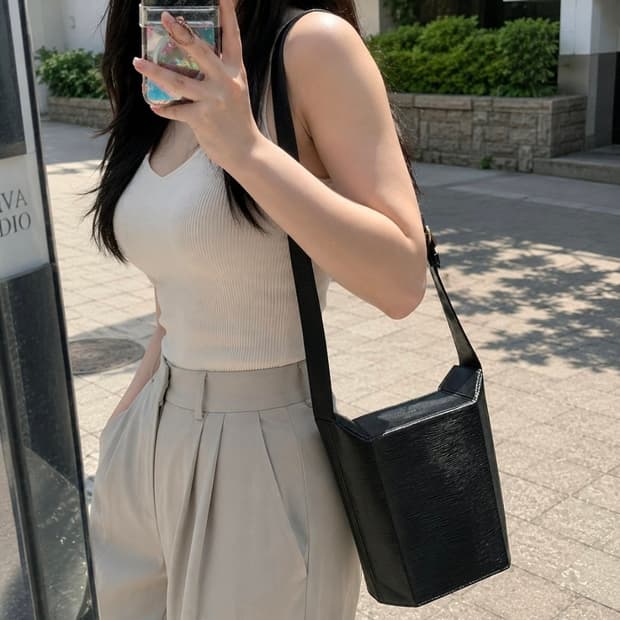 (정품) 루이비통 에삐 삭 소우 숄더백