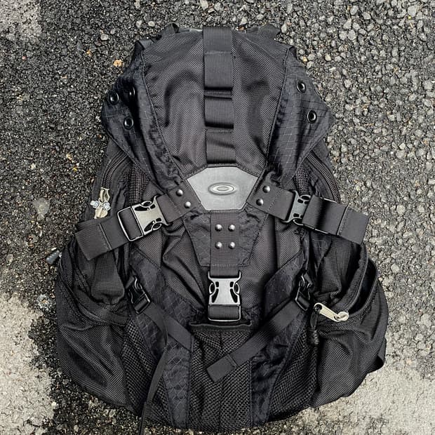 오클리 아이콘 테크니컬 백팩 가방