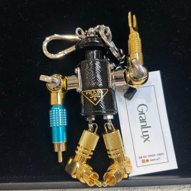 [정품/중고] 프라다 로포트 키링 / 백참