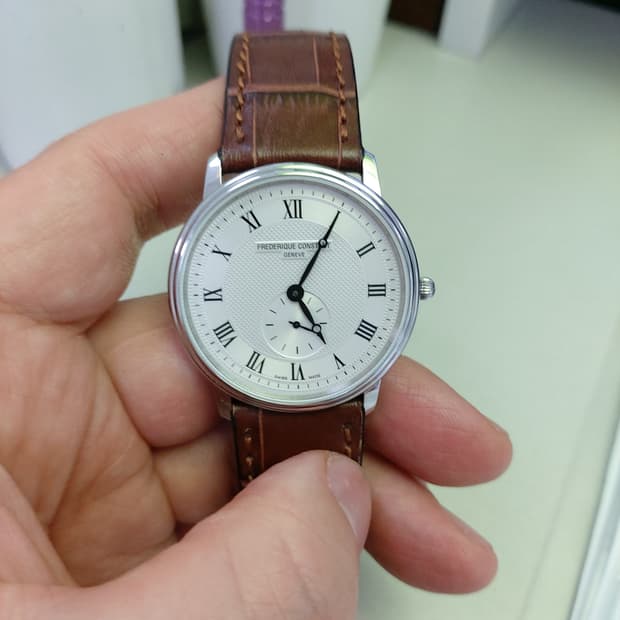 프레드릭 콘스탄트 남성 가죽 시계