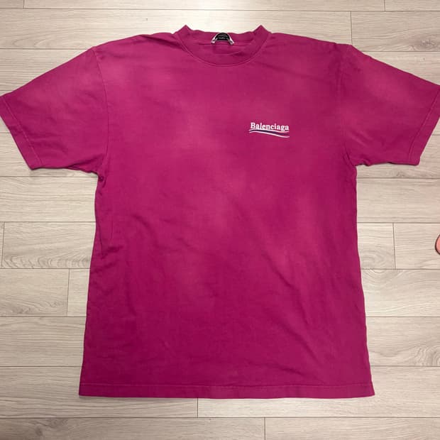 발렌시아가 폴리티컬 웨이브로고 티셔츠