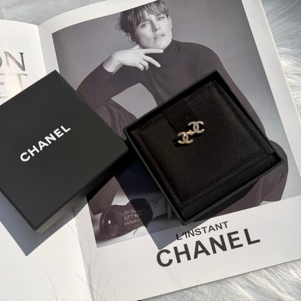 샤넬 클래식 큐빅 이어링