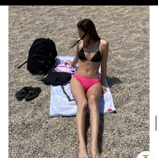 더베를린 배색 비키니 수영복