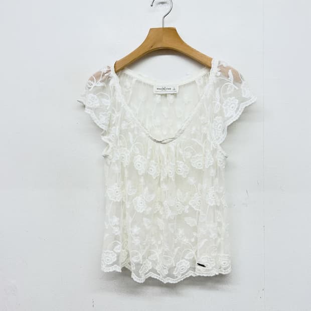 아베크롬비 화이트 레이스 블라우스