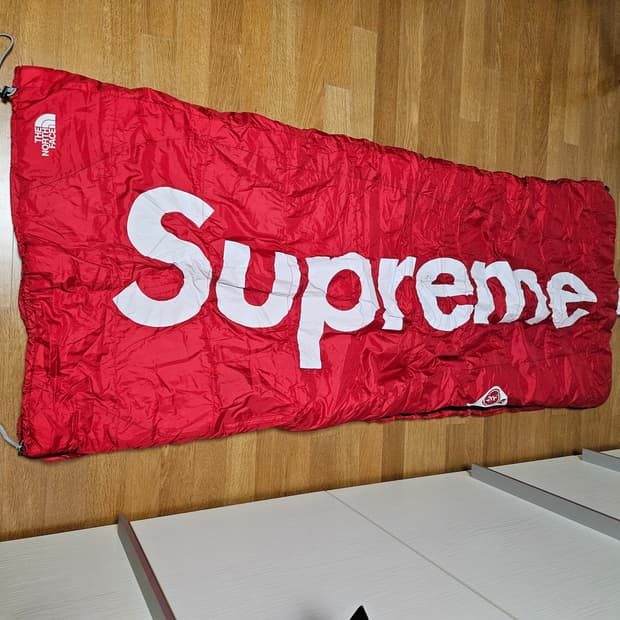 노스페이스x슈프림 겨울 침낭 1인용