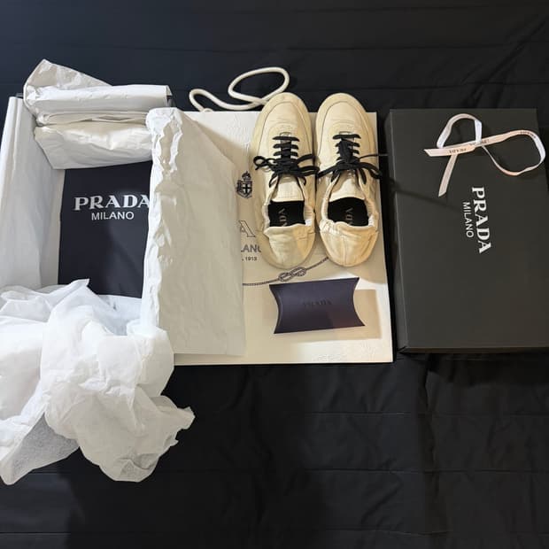 프라다 컬랩스 리나일론 스웨이드 아이보리 7.5