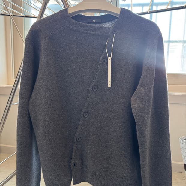 ee 가디건 그레이 XL 판매합니다 