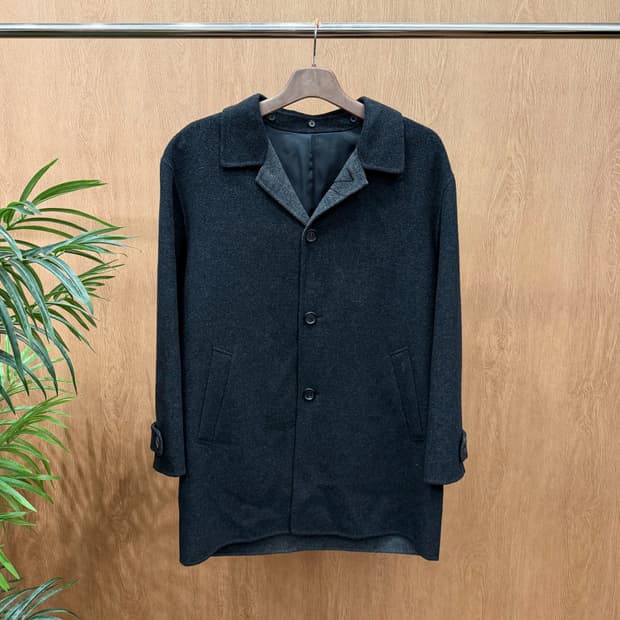 입생로랑 울 싱글 코트 사이드 슬래시 포켓 로고 자수 디테일 딥 차콜