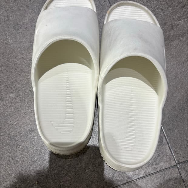 나이키 캄스 슬리퍼