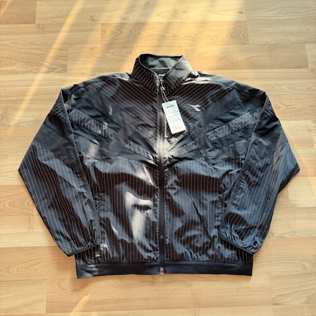 디아도라 러닝자켓 (새상품)