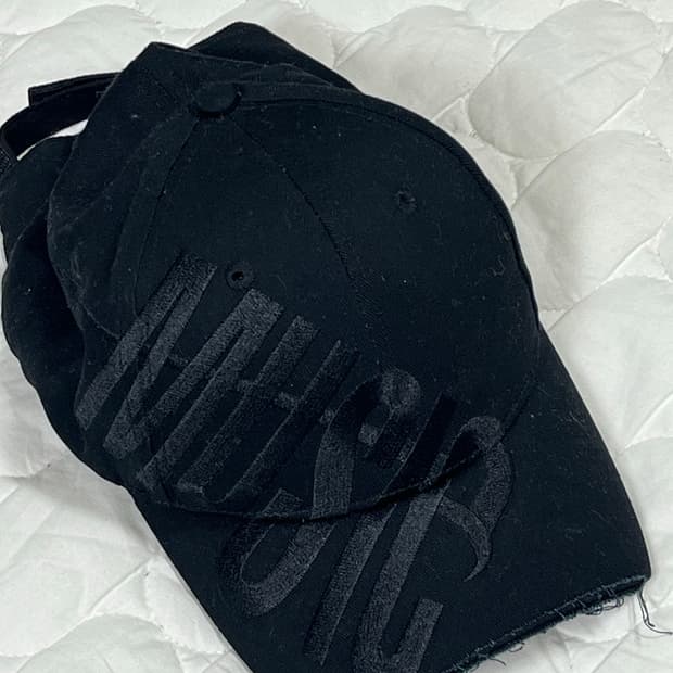 플레이보이 카티 I AM MUSIC 머천 모자 판매합니다