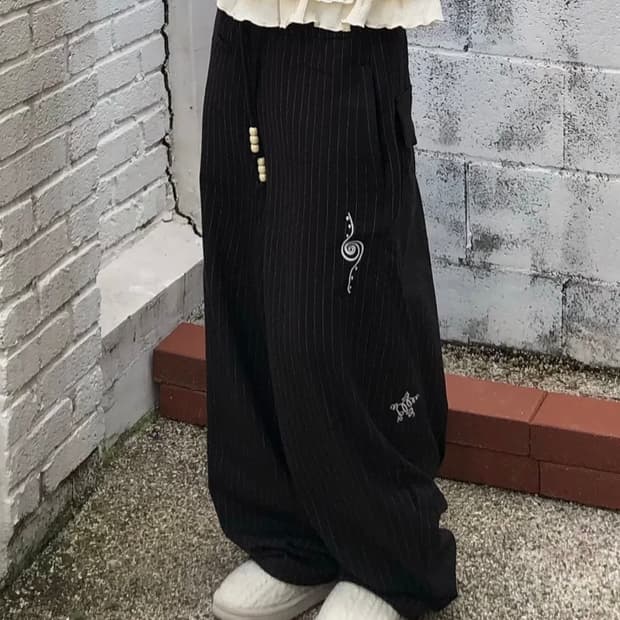 루나키후 슈팅 스타 스트라이프 벌룬 팬츠 블랙