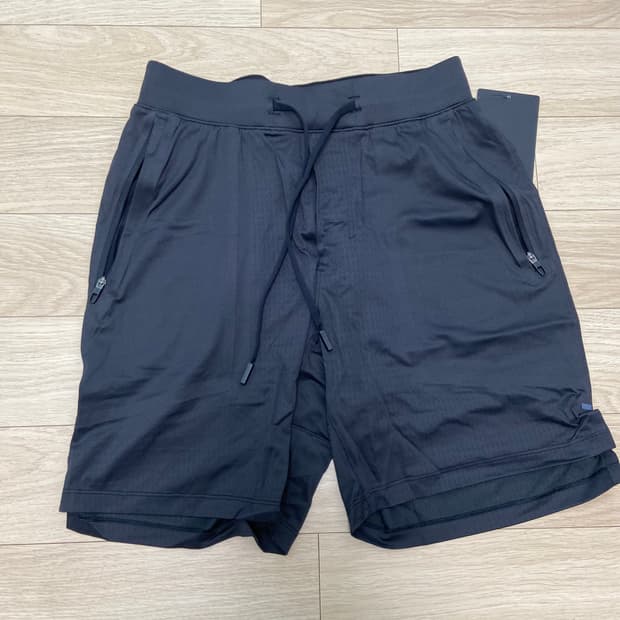 룰루레몬 LTT쇼츠  7인치 Engineered XS