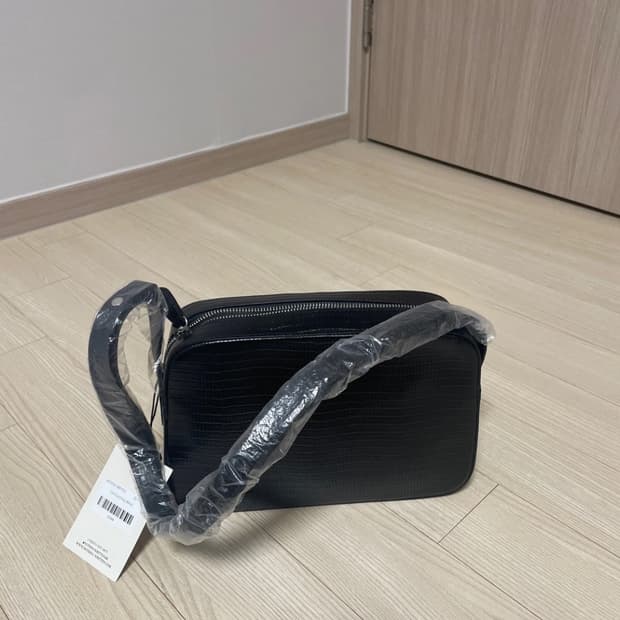 낫띵리튼 Lizard post bag - black 새상품