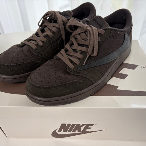 나이키 트래비스 스캇 조단 1 벨벳 브라운 280