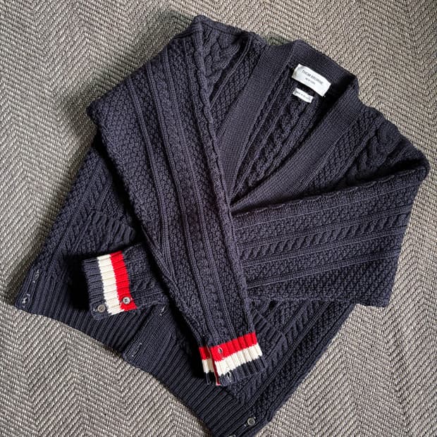 [2/당일배송] 톰브라운 케이블 가디건 2 Size
