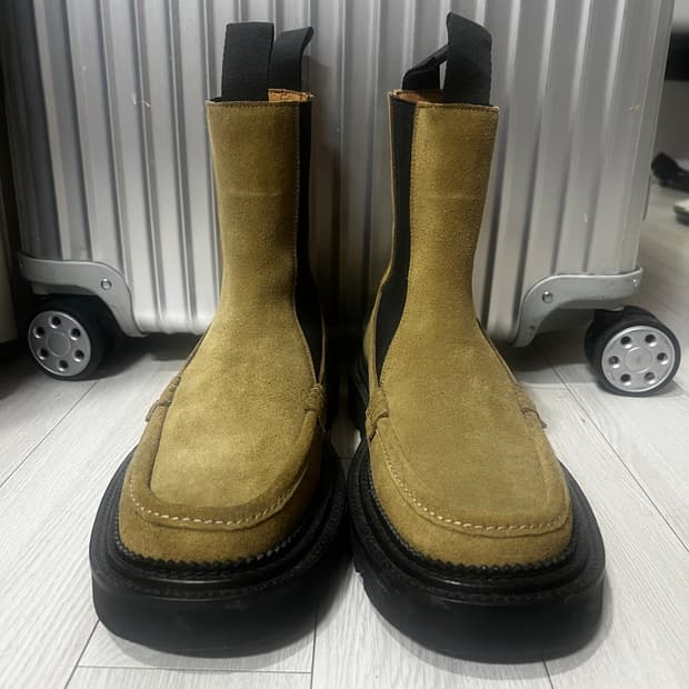 Toga Virilis 토가 카키 스웨이드 첼시 부츠 41