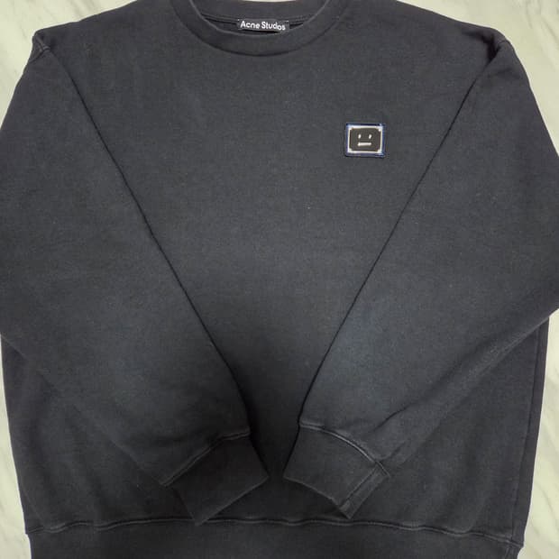 아크네스튜디오 메탈 페이스 오버사이즈 스웻셔츠